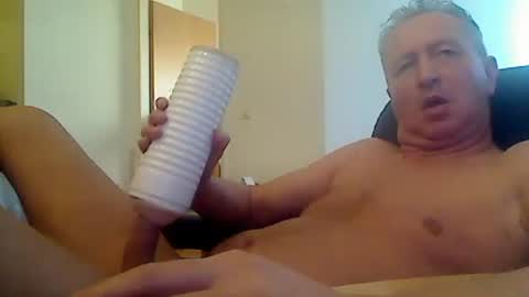 reini7211 online show from April 23, 2026, 11:09 am