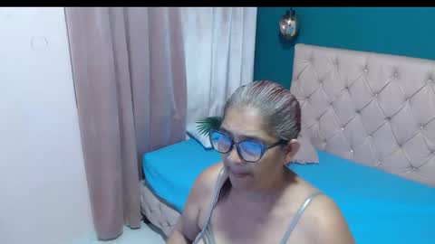 renata_milf_ online show from October 21, 2025, 11:44 am