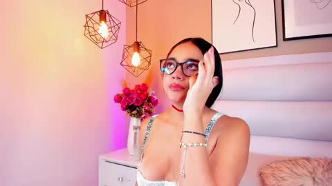 Renata Vale28 online show from February 20, 2026, 7:36 pm