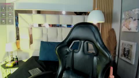 Renata  online show from May 7, 2026, 5:02 am