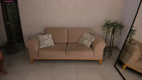 Renata Reyes online show from April 11, 2026, 11:03 am