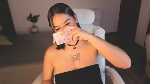 renaxi_smith online show from July 14, 2026, 8:14 pm