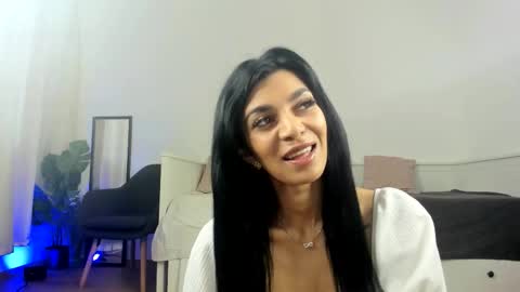 Rena online show from March 25, 2026, 5:13 am