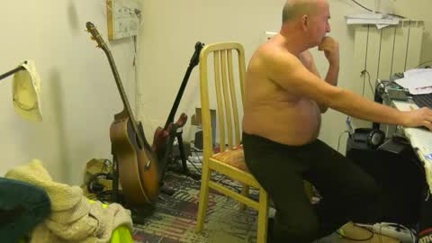 Snapshot of renefr chatting on November 24, 2025, 7:19 am renefr online show from November 24, 2025, 7:19 am