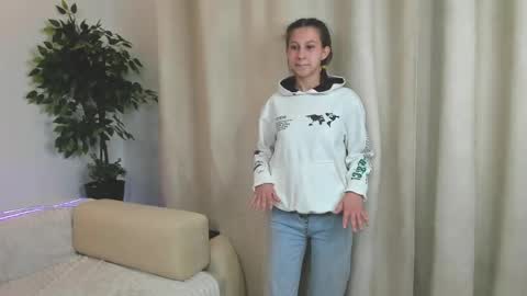 Snapshot of renettaschmeling chatting on May 9, 2026, 4:34 pm Christina online show from May 9, 2026, 4:34 pm