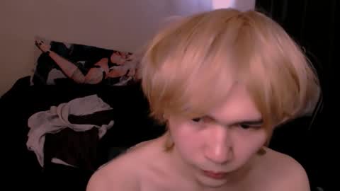 Snapshot of rennuts chatting on February 23, 2026, 12:57 pm rennuts online show from February 23, 2026, 12:57 pm