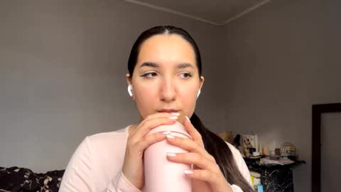 Olivia online show from March 16, 2026, 11:03 am