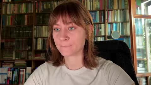 Snapshot of retromarie chatting on June 4, 2026, 3:12 am Rie online show from June 4, 2026, 3:12 am