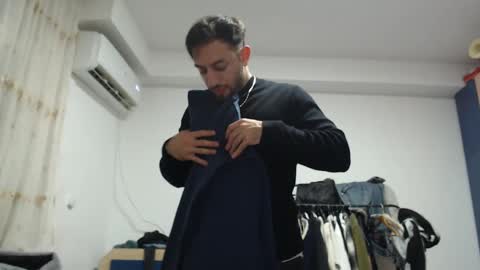 Snapshot of revivedunknown chatting on February 12, 2025, 10:48 pm Chris online show from February 12, 2025, 10:48 pm