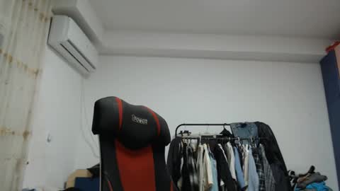 Snapshot of revivedunknown chatting on November 2, 2025, 4:20 pm Chris online show from November 2, 2025, 4:20 pm