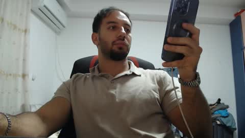 Snapshot of revivedunknown chatting on November 4, 2025, 3:55 pm Chris online show from November 4, 2025, 3:55 pm