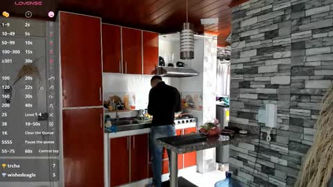 reymasterhot online show from October 14, 2025, 6:42 pm