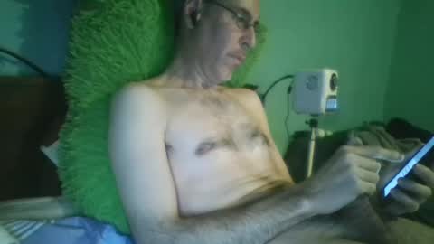 reyes_albert2006 online show from February 24, 2025, 10:15 am