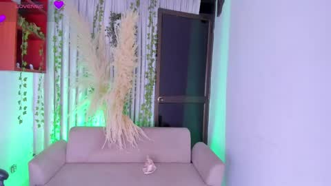 Riana online show from March 22, 2026, 4:38 am