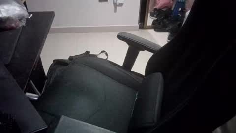 riazwork13 online show from November 5, 2025, 2:33 am