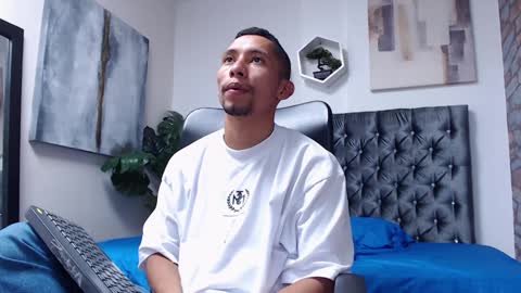 richar_voller online show from December 12, 2024, 3:05 pm