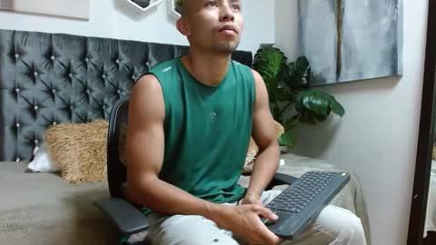 richar_voller online show from September 19, 2025, 11:11 am
