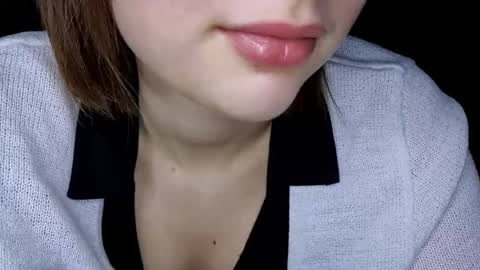 Luna online show from April 17, 2026, 6:33 pm