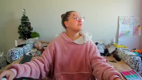 Anna - not anna - right Anna  online show from February 4, 2026, 9:04 am