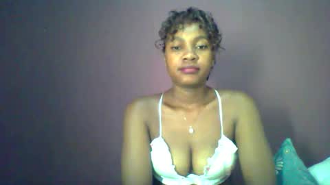 ricie001 online show from May 5, 2026, 12:24 pm