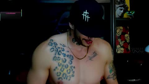 Snapshot of rickg_oficial chatting on October 16, 2025, 11:17 pm RICKG online show from October 16, 2025, 11:17 pm