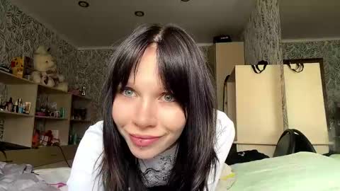 Chloe online show from May 16, 2026, 10:36 am