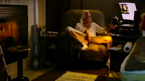 PINK HOLE TWINK online show from February 11, 2025, 5:05 am