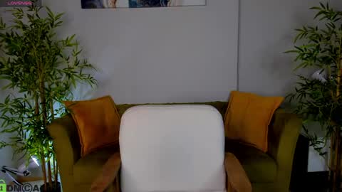 Layla online show from May 16, 2026, 10:36 am