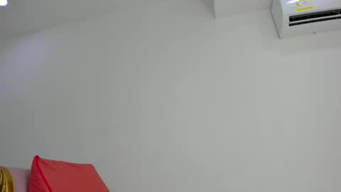 Snapshot of rihanna_abiodun chatting on May 13, 2026, 6:05 pm Rihanna Abiodun online show from May 13, 2026, 6:05 pm
