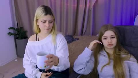 Rina online show from December 16, 2025, 4:56 pm