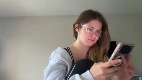 riley_ray69 online show from April 29, 2026, 3:27 pm