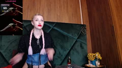 rileylannax online show from April 3, 2026, 2:42 am