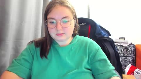 rina16 online show from October 31, 2025, 6:25 am