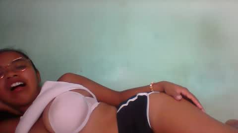 rinah856024 online show from May 2, 2026, 4:45 pm
