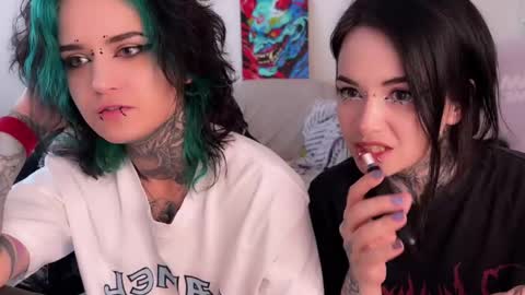   DianaBrite            fansl y online show from May 8, 2026, 1:38 pm