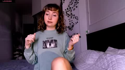 Snapshot of riri_rich chatting on December 22, 2024, 6:49 am Rita online show from December 22, 2024, 6:49 am