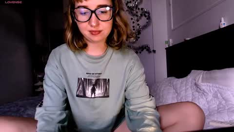 Snapshot of riri_rich chatting on December 23, 2024, 7:06 am Rita online show from December 23, 2024, 7:06 am