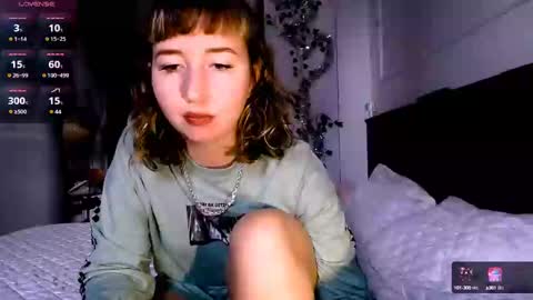 Snapshot of riri_rich chatting on January 11, 2025, 7:28 am Rita online show from January 11, 2025, 7:28 am