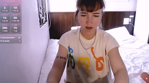 Snapshot of riri_rich chatting on February 24, 2025, 7:11 am Rita online show from February 24, 2025, 7:11 am