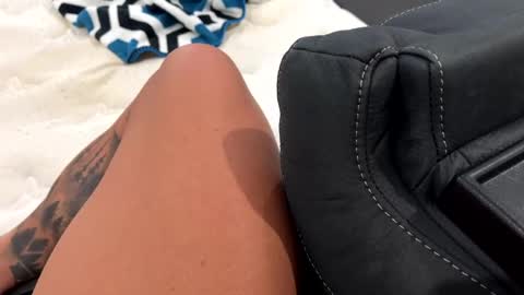 Snapshot of riskyshowoff chatting on February 5, 2025, 12:20 am House to myself boss me around online show from February 5, 2025, 12:20 am