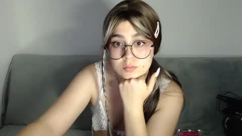 Snapshot of rivadeneira222 chatting on September 27, 2025, 8:08 am PeachSalinger online show from September 27, 2025, 8:08 am