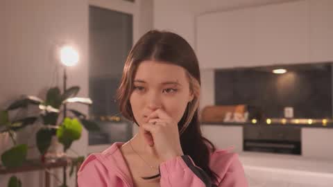 Snapshot of rivagosnell chatting on February 4, 2026, 4:24 pm Akemi online show from February 4, 2026, 4:24 pm