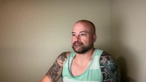 Snapshot of roadking1122 chatting on October 18, 2025, 8:26 am roadking1122 online show from October 18, 2025, 8:26 am