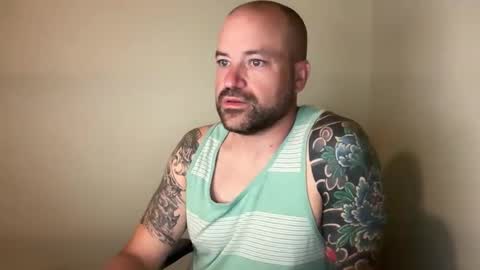 Snapshot of roadking1122 chatting on October 20, 2025, 10:16 am roadking1122 online show from October 20, 2025, 10:16 am