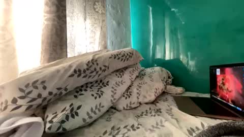 roarmance1 online show from October 27, 2025, 3:27 pm