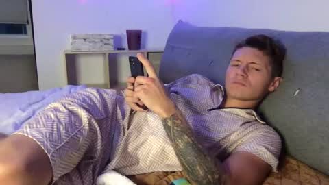 RoastingCorn online show from December 21, 2024, 1:04 am