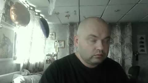 rob18997 online show from November 4, 2025, 9:08 am