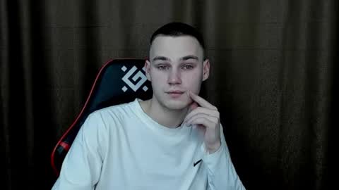 robert10211 online show from December 29, 2024, 6:16 pm