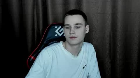 robert10211 online show from January 17, 2025, 12:53 am