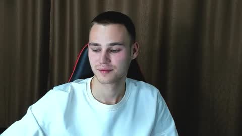 robert10211 online show from October 2, 2025, 8:05 pm